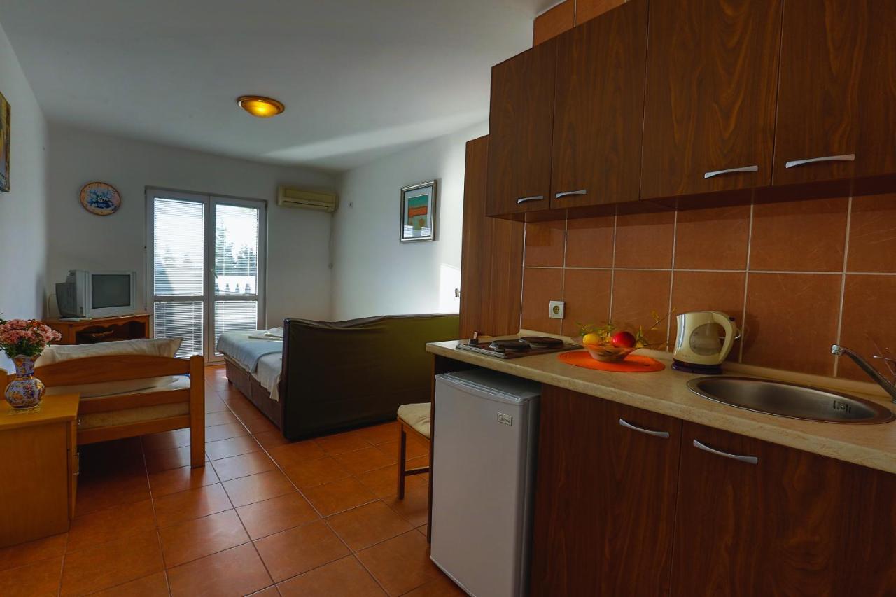 Guest House Perovic Сутоморе Экстерьер фото
